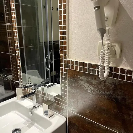 Апартаменти Alpine With Garage Брей-Червінія