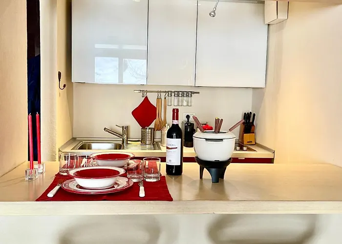 Alpine With Garage Apartment *